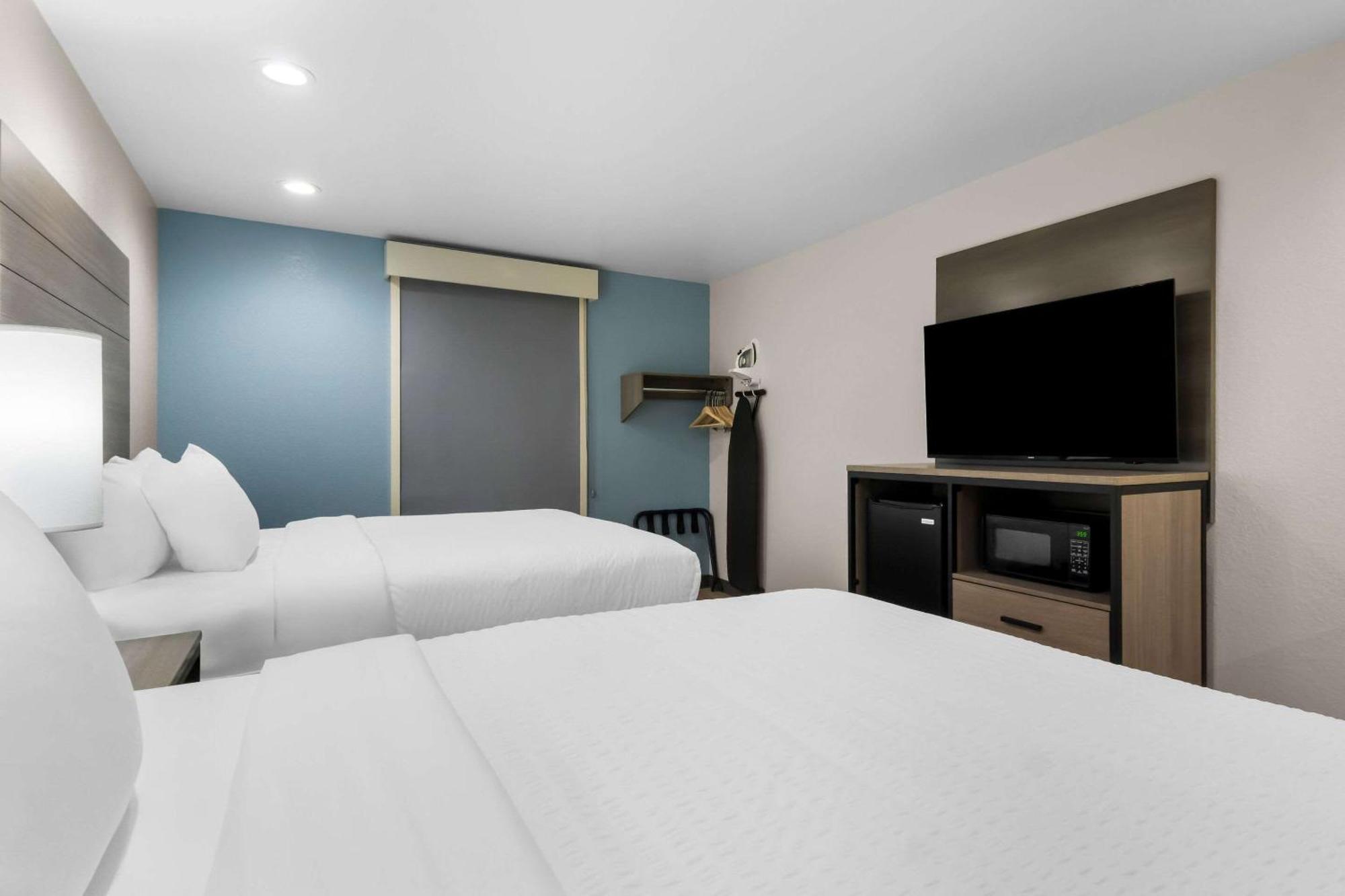 Hotel Clarion Pointe Fort Worth Exterior foto