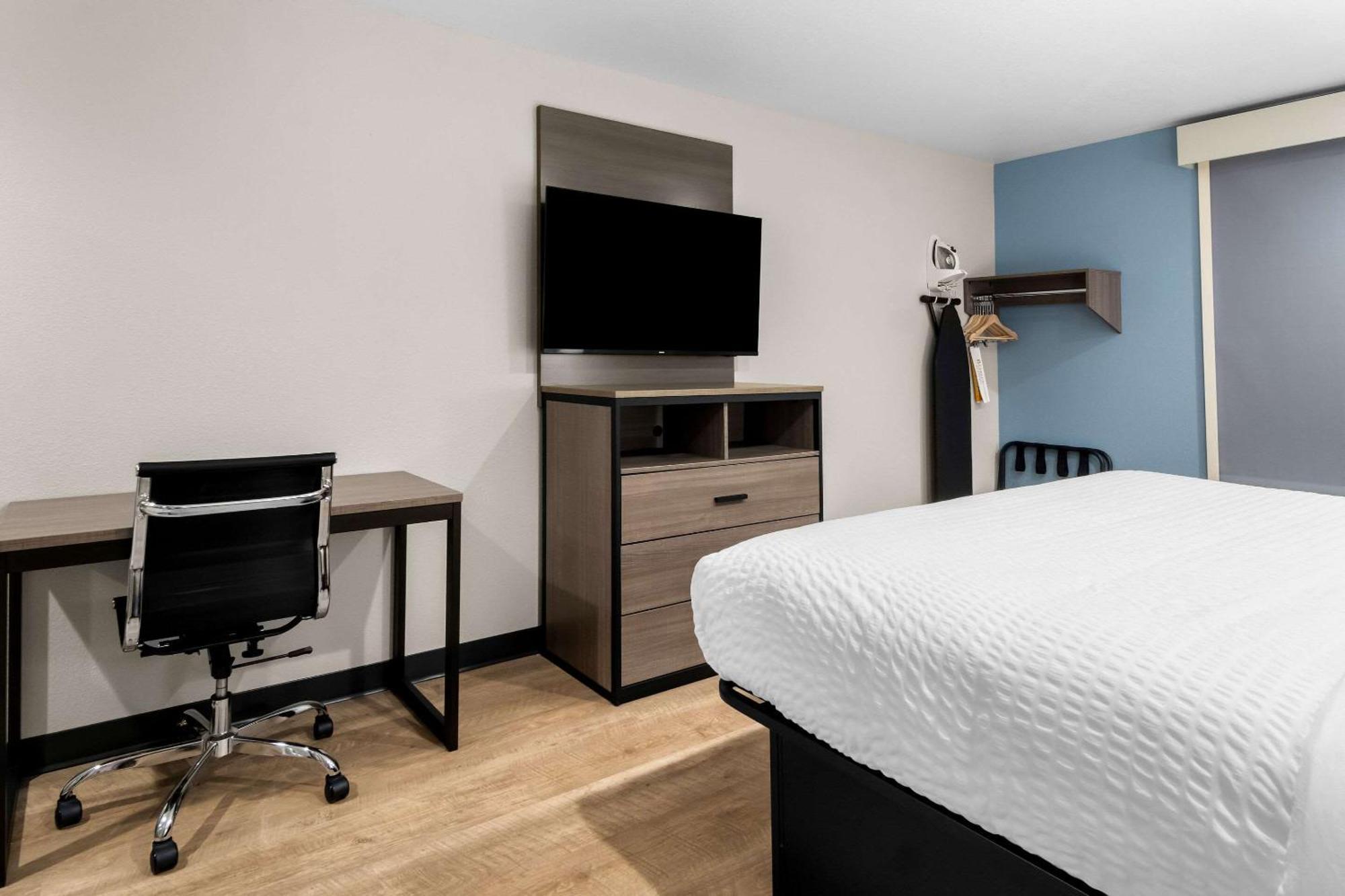 Hotel Clarion Pointe Fort Worth Exterior foto